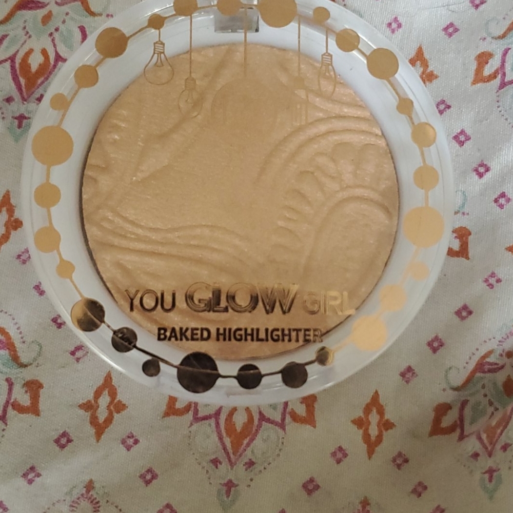 J. Cat Beauty Baked Highlighter